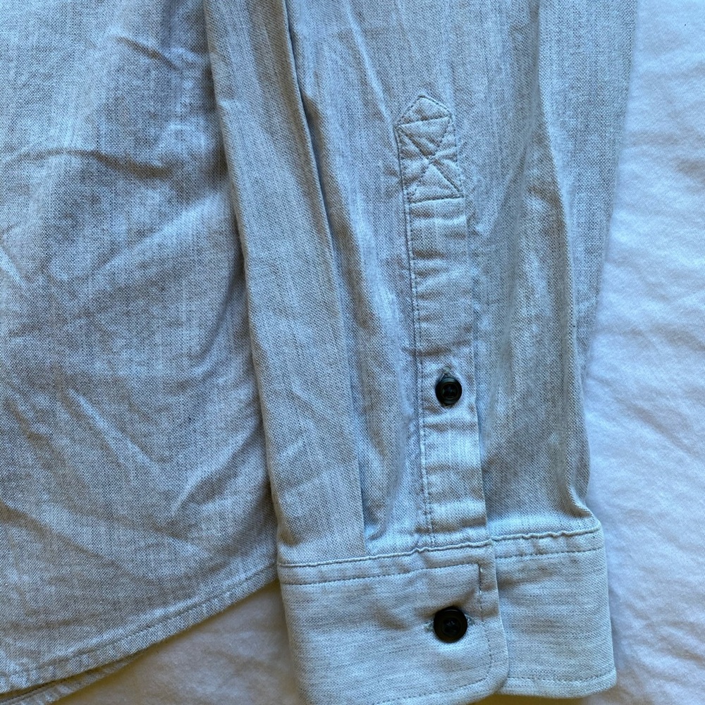 Large Button Up - Picture 4 of 5